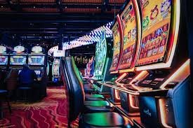12x4 Live Casino